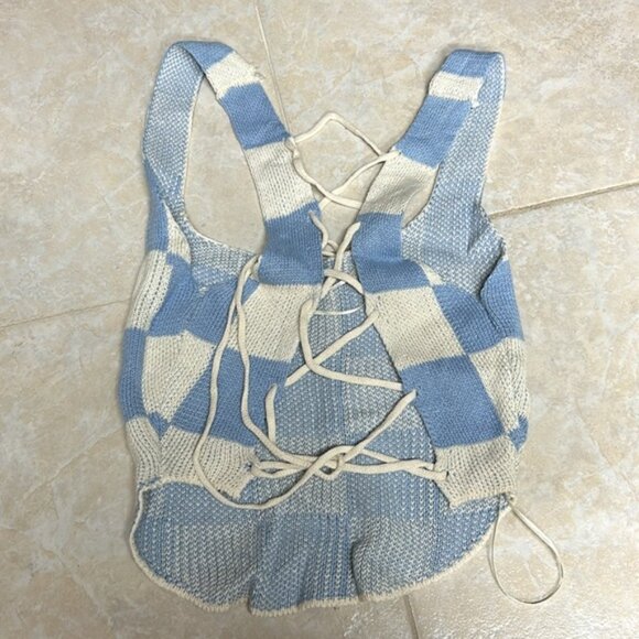 Crop Top - Picture 2 of 3